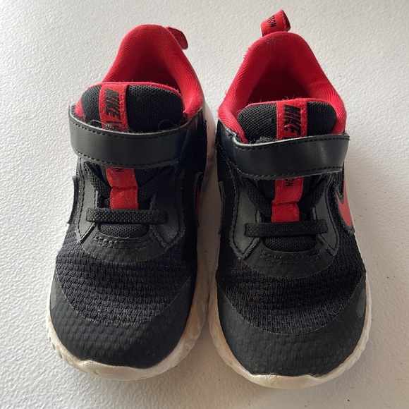 Nike - Toddler Shoe - Picture 2 of 4